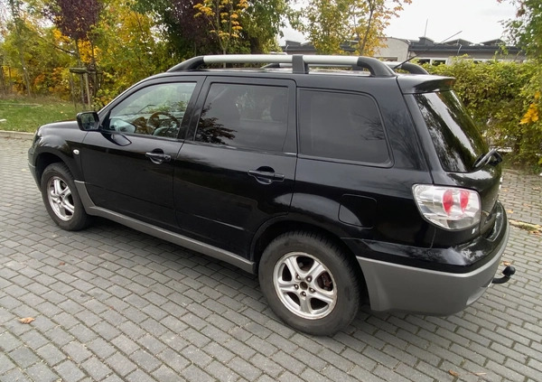 Mitsubishi Outlander cena 5900 przebieg: 360000, rok produkcji 2003 z Szczecin małe 466